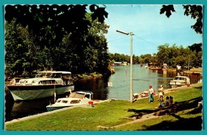 Canada, Ontario, Bobcaygeon - Trent Canal Waterways - [FG-389]