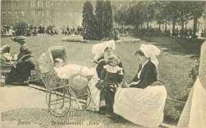 Germany Berlin nanny children park scene C-1910 Postcard 22-5099