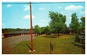 Postcard MOTEL SCENE Cedar Lake Indiana IN AR1712