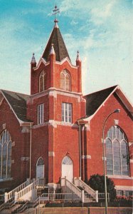 Swift Current, Saskatchewan Canada  FIRST UNITED CHURCH  Vintage Chrome Postcard