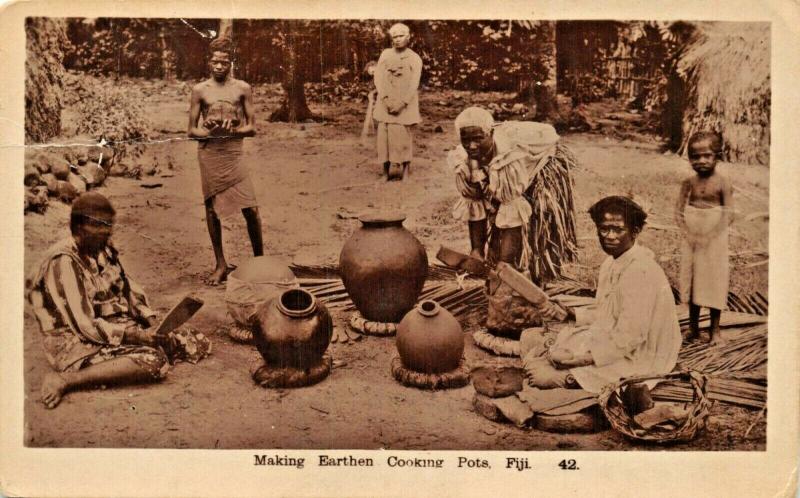 FIJI  MAKING EARTHEN COOKING   CAINE SERIES REAL PHOTO POSTCARD