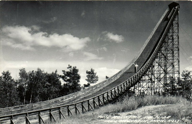 PC CPA US, MICH, IRON MOUNTAIN, SKI SLIDE, Vintage REAL PHOTO Postcard (b14937)