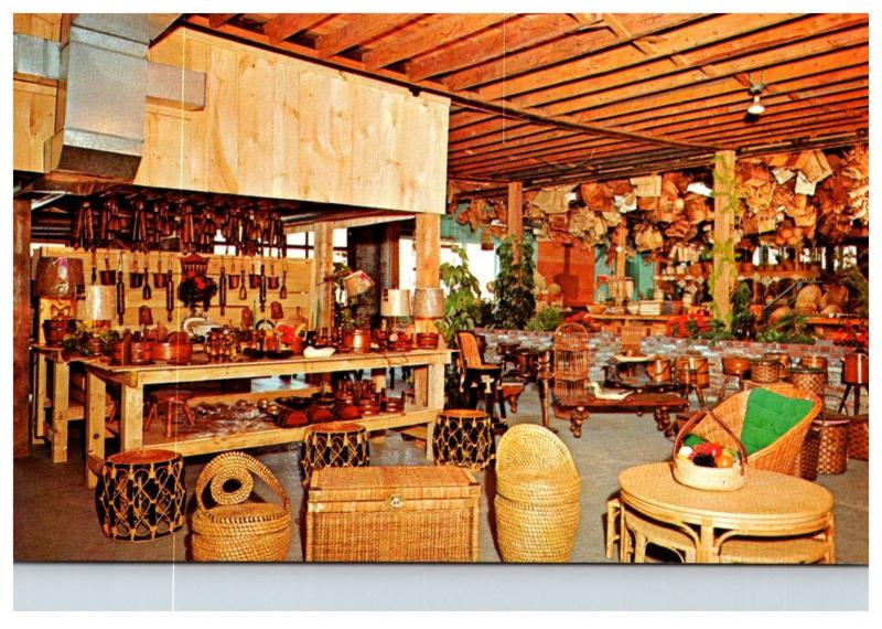 Vermont  Putney , Basketville  , interior of store