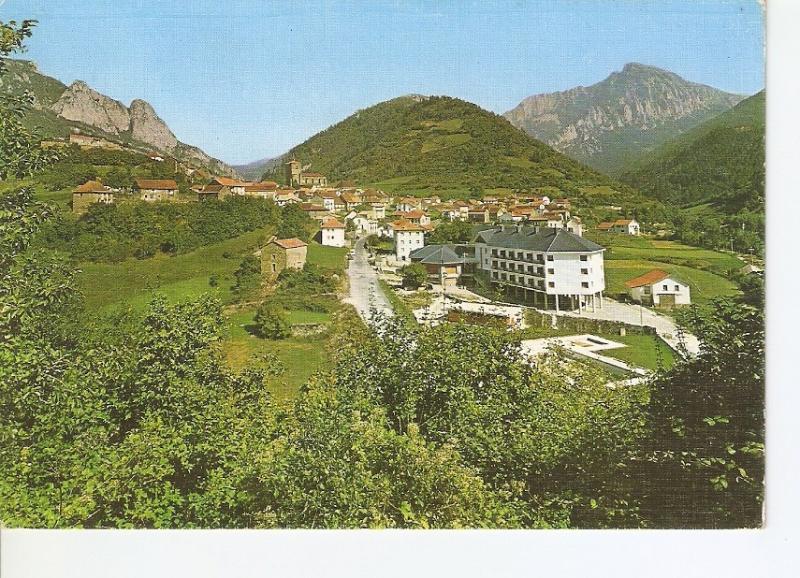 Postal 028631 : Isaba - Pirineo Navarro, vista general y nuevo hotel, al fond...