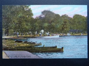 London Parks BOATING LAKE, VICTORIA PARK - Old Postcard by J.W.B. 307