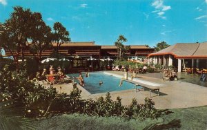 Maui, HI Hawaii  MAUI PALMS HOTEL  Pool View  ROADSIDE  Vintage Chrome Postcard