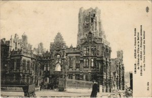 CPA Guerre ARRAS Hotel de Ville apres le bombardement (979694)