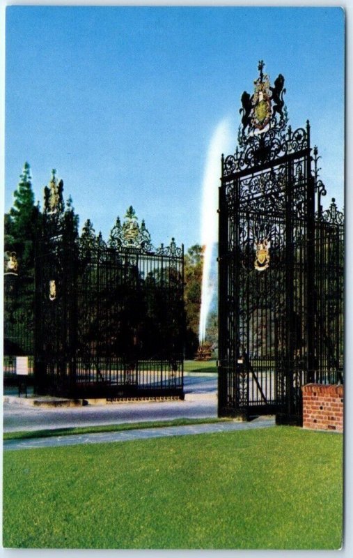 Postcard - The Entrance Gates, Forest Lawn Memorial-Park - Glendale, California