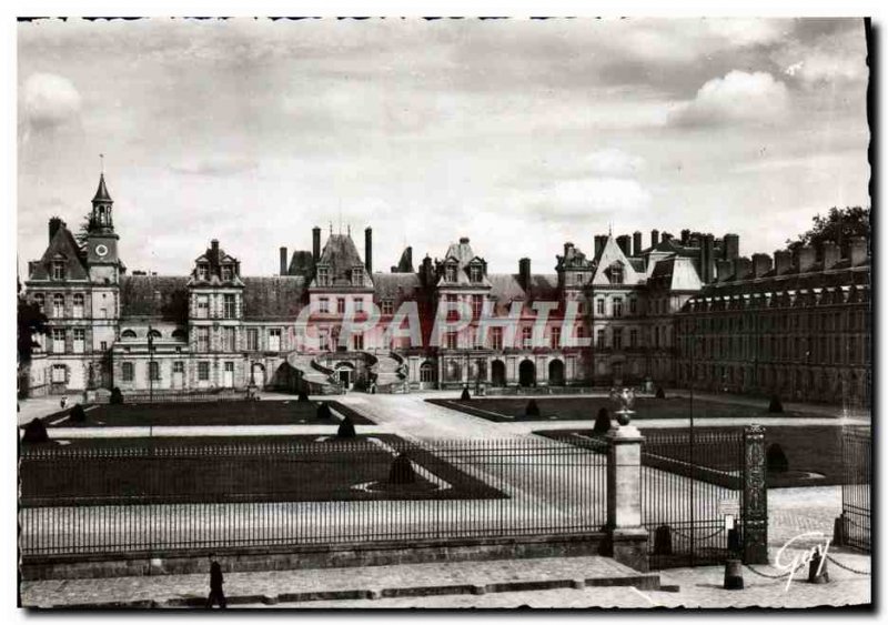 Modern Postcard Fontainebleau Palace Court of the white horse or farewell