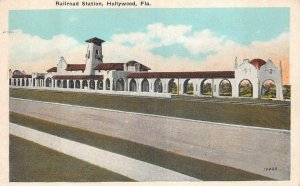 RAILROAD STATION HOLLYWOOD FLORIDA TRAIN DEPOT POSTCARD (c. 1920s)