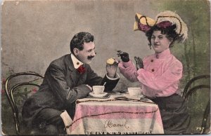 Beautiful Romantic Couple In Love Romance Vintage Postcard C206