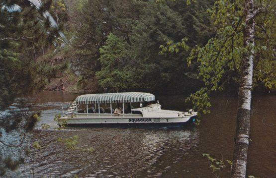 Aquaduck Cruise Tours Dells Country Postcard