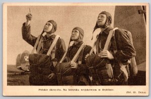 Polish Paratroopers at the Military Airport in Deblin Poland UNP DB Postcard K3