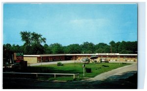 c1950 Manor Motel & Restaurant Cottages Classic Cars Hillsboro Illinois Postcard