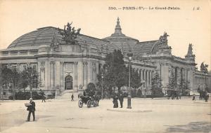 B106905 France Paris Le Grand Palais Palace Horse Carriage Ride