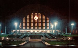 USA Night View Cincinnati Union Terminal Ohio Chrome Postcard B75