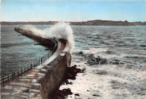 BR27854 Tempete sur le mole des Noires Saint malo france