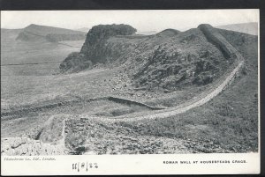 Northumberland Postcard - Roman Wall at Housesteads Crags   RS4291