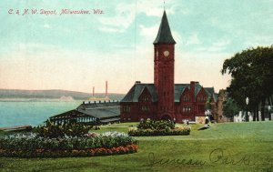 Vintage Postcard C. & N. W. Depot Outside View Landscape Milwaukee Wisconsin WI