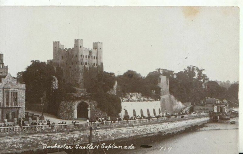 Kent Postcard - Rochester Castle & Esplanade - Real Photograph - W.N. - TZ11085