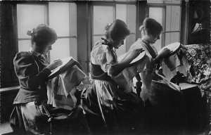 Sewing, Schweiz Volksleben Real Photo People Working Writing on back 