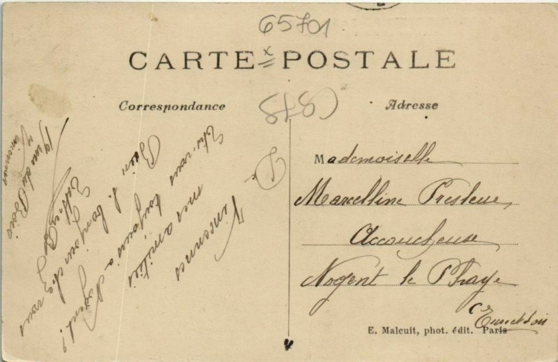 CPA VINCENNES La Rue de PARIS en face le Fort (65701)