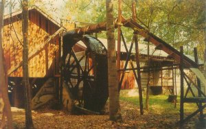 Lawrenceburg Tennessee  Old Mill at David Crockett Park  Postcard Unused