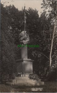 Gloucestershire Postcard - Stanway War Memorial   RS35824