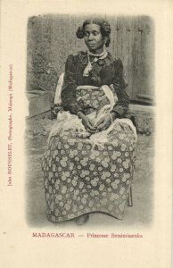 PC CPA MADAGASCAR, PRINCESSE BETSIMISARAKA, Vintage Postcard (b14034)