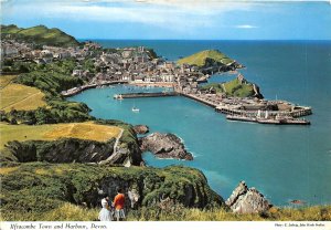 uk44246 ilfracombe town and harbour devon uk