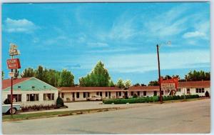 SENECA, Kansas  KS   Roadside   MODERN MOTEL  1950s Cars Postcard