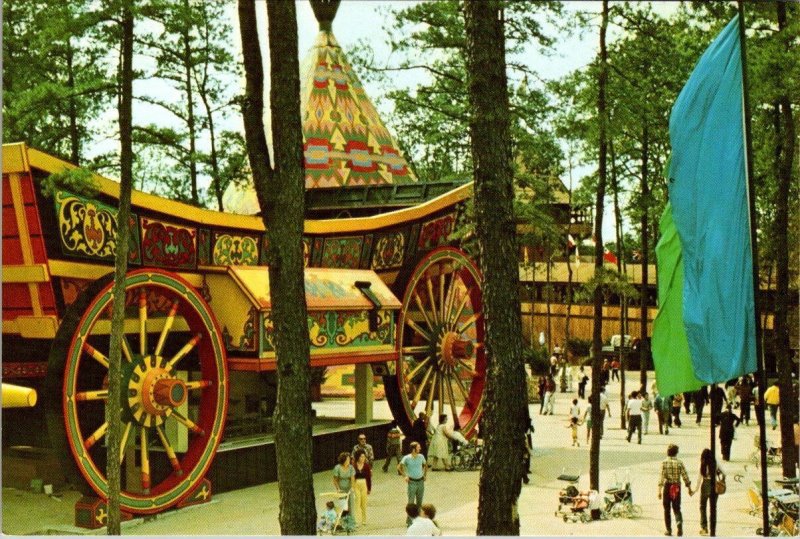 Jackson, New Jersey GREAT ADVENTURE AMUSEMENT PARK Conestoga Wagon 4X6 Postcard