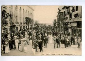 235546 FRANCE DEAUVILLE Gontaut-Biron street Vintage postcard