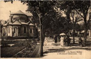 CPA La BOURBOULE Le Square Galiéni et Boulevard Clémenceau (720949)