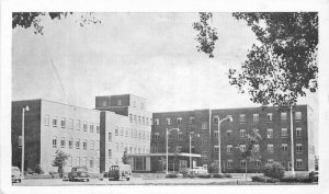 Automobiles Miles City Montana VA Hospital 1940s Woody Wagon Postcard 20-10942