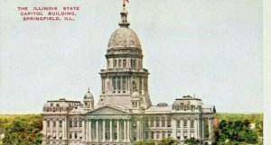 Postcard  View of The Illinois State Capitol  Building in Springfield, IL. aa2