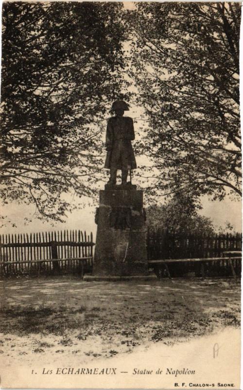 CPA Les-ECHARMEAUX - Statue de Napoleon (450627)