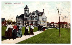 Postcard SCHOOL SCENE Cedar Rapids Iowa IA AP6411