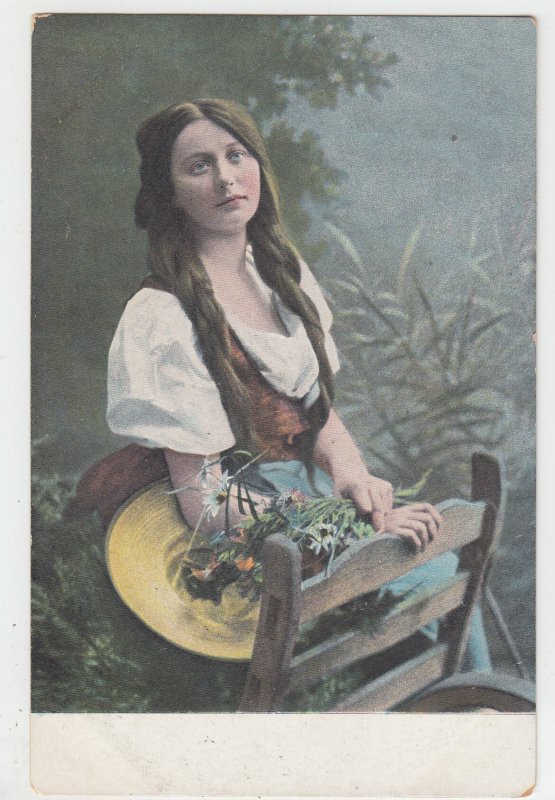 P2912,  unused old postcard pretty woman holding flowers