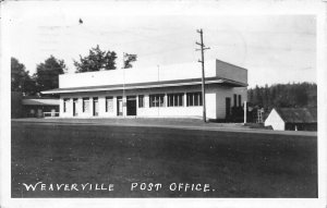 G61/ Weaverville California Postcard RPPC c1940s Post Office Building