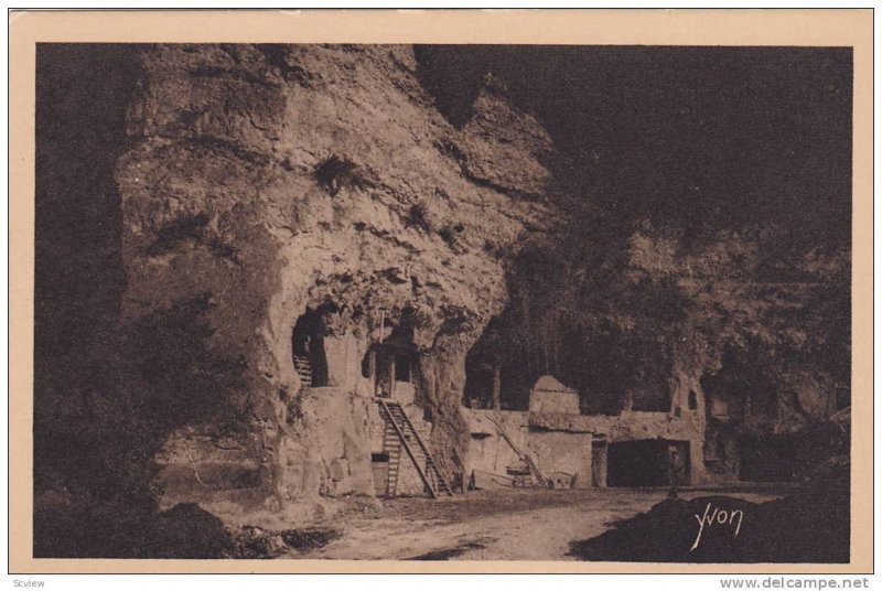 Modernes Troglodytes Sur Les Bords De La Loire, Chateaux De La Loire, France,...