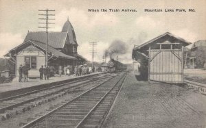 TRAIN DEPOT RAILROAD STATION MOUNTAIN LAKE PARK MARYLAND POSTCARD (c. 1910)