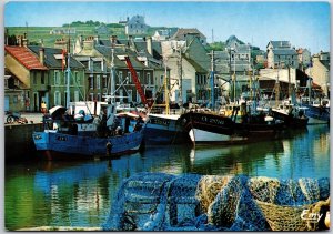 Port-En-Bessin (Calvados) Les Chalutiers A Quai France Postcard