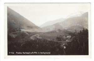 Vintage USA Photo Postcard - Alaska Railroad With Mountains In Background (PP7)