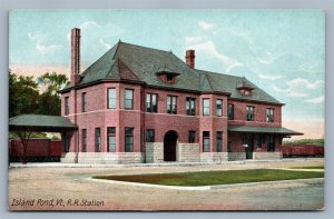 ISLAND POINT VT RAILROAD STATION ANTIQUE POSTCARD RAILWAY TRAIN DEPOT