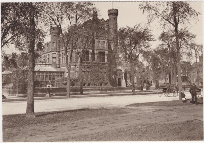 Potter Palmer's Castle Chicago Illinois 1900 - Dover Reprint