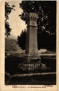 CPA EMBRUN - Le Monument aux Morts (472691)