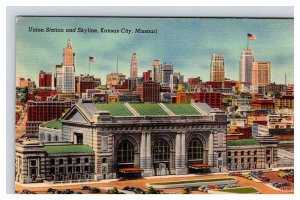 Postcard TRAIN STATION SCENE Kansas City Missouri MO AU7953