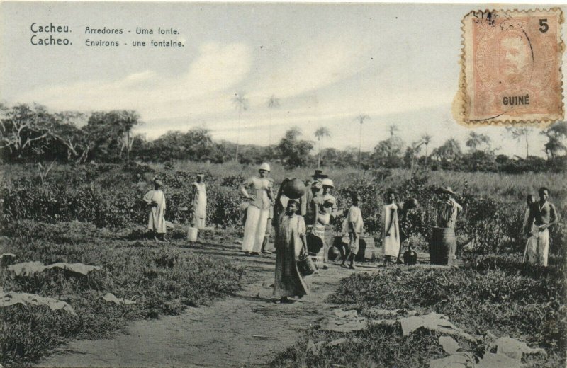 PC GUINÃE PORTUGAISE, CACHEO, ENVIRONS, UNE FONTAINE, Vintage Postcard (b38676)