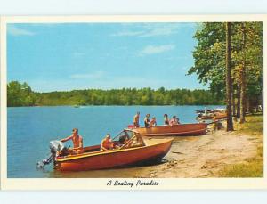 Unused Pre-1980 GREAT VIEW OF VINTAGE MOTOR BOATS AND ENGINE Q7920-25